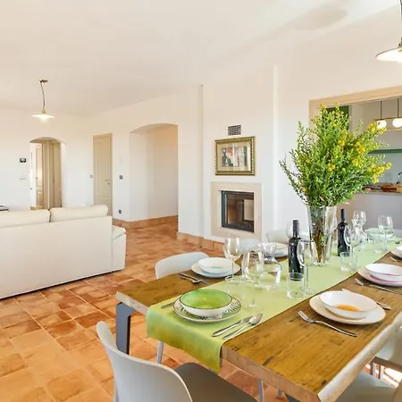 Villa Casale Grottini 8, Emma Manciano